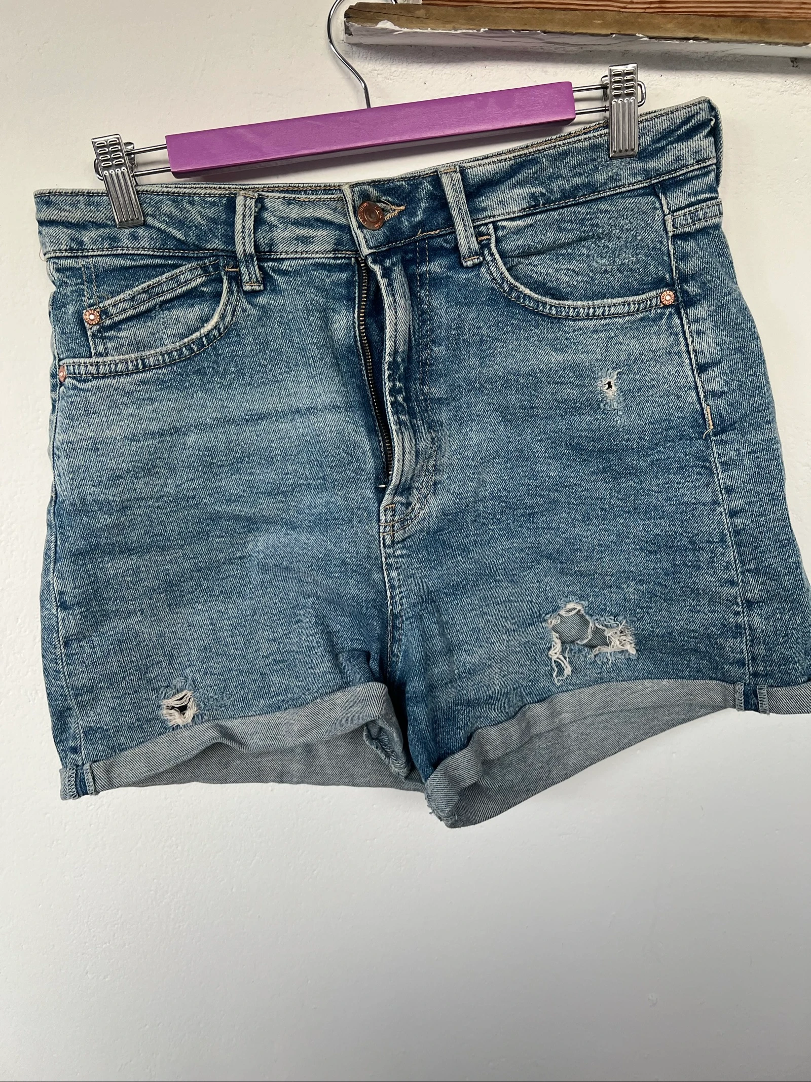 Vaqueros cortos rotos Stradivarius 